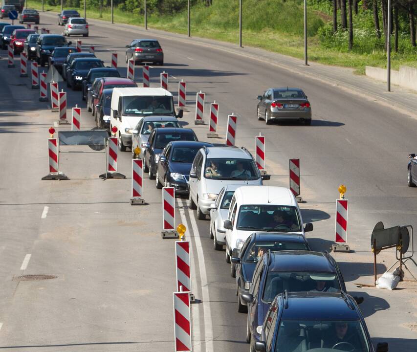 Paneriuose – didžiulės transporto spūstys