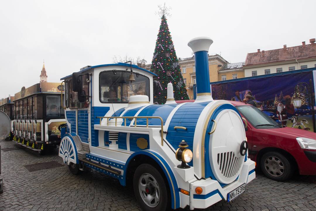 Vilniečiai skundžiasi: kalėdiniame traukinuke nėra vietos!