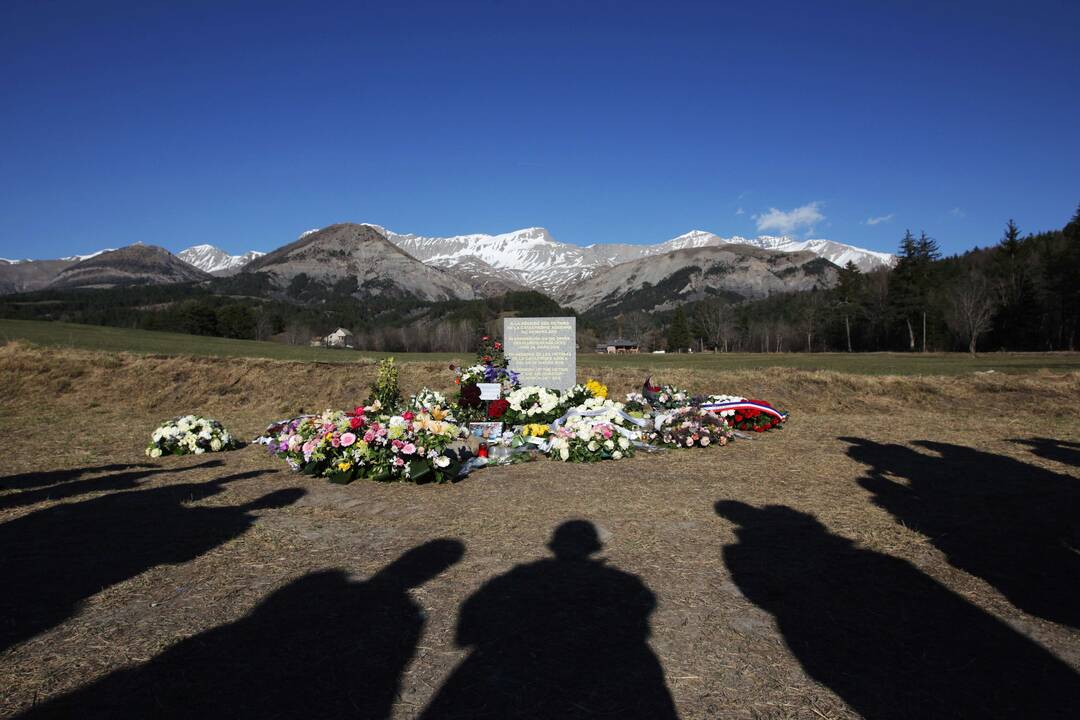 „Germanwings“ pamoka: Vokietijos gydytojai ragina kruopščiau tikrinti pilotų būklę