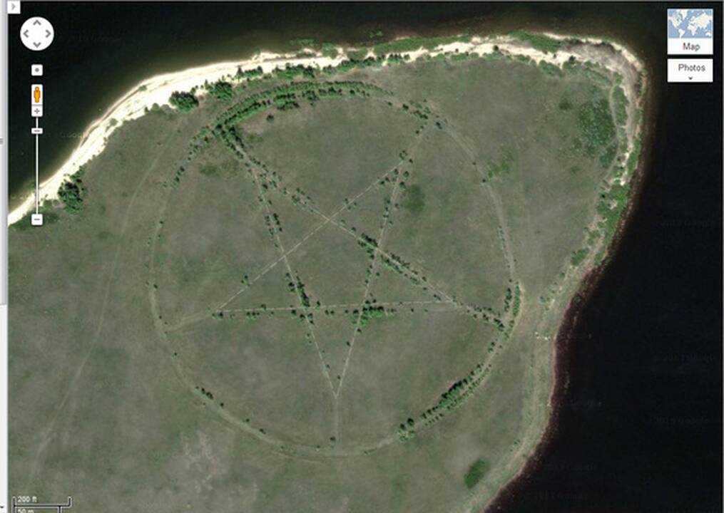  "Google Maps" naršytojai Kazachstano pasienyje netoli Čeliabinsko rado milžinišką 366 m pentagramą