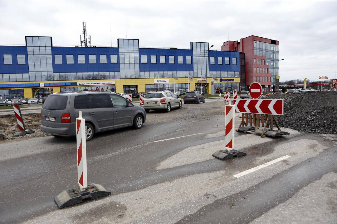 Ribojamas eismas Šilutės plente