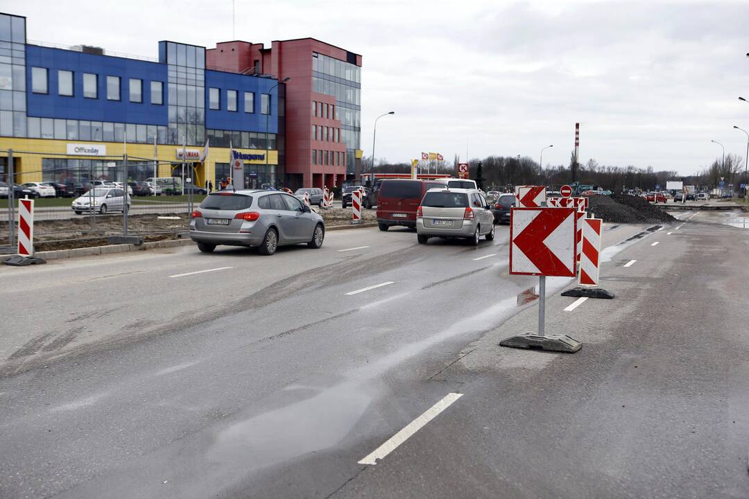 Ribojamas eismas Šilutės plente