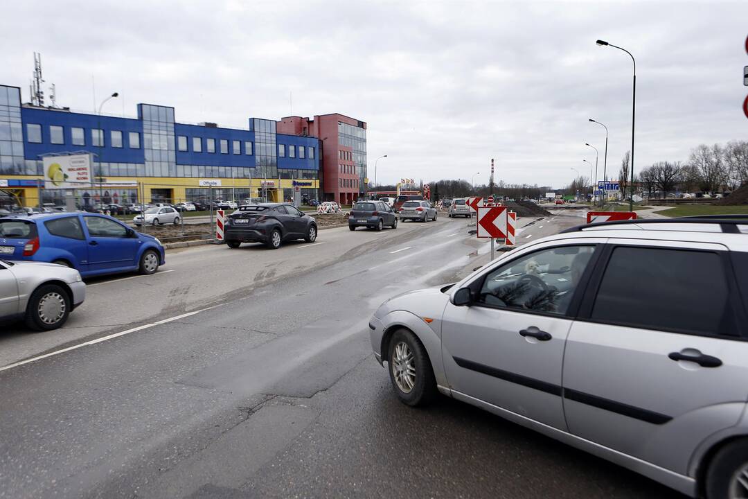 Ribojamas eismas Šilutės plente