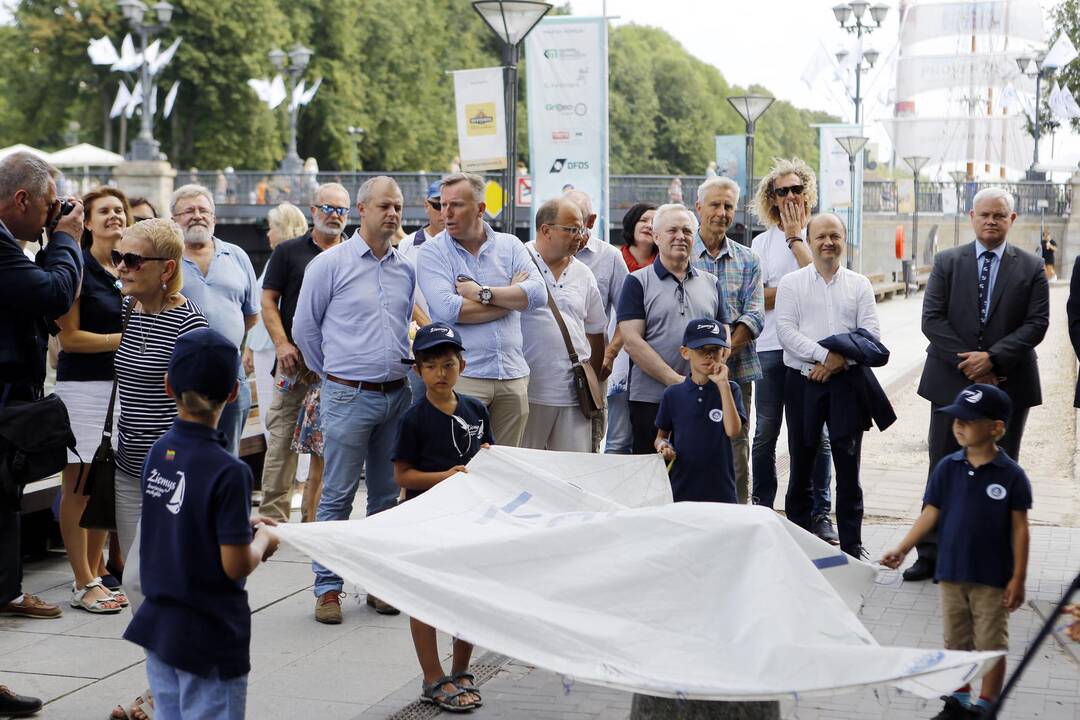 Atminimo knechto buriuotojui Broniui Rožinskui atidengimas