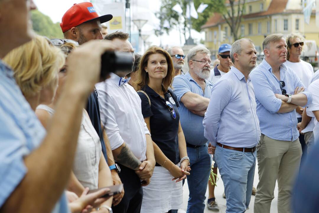 Atminimo knechto buriuotojui Broniui Rožinskui atidengimas