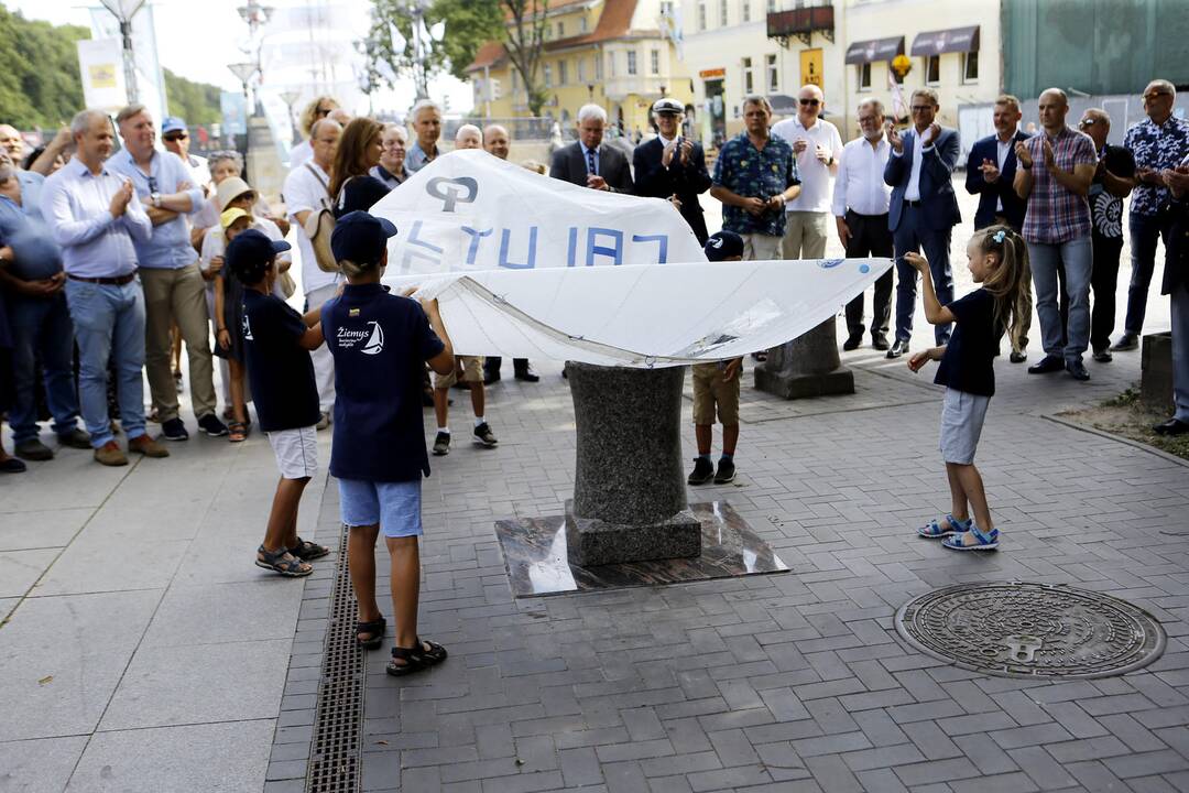 Atminimo knechto buriuotojui Broniui Rožinskui atidengimas