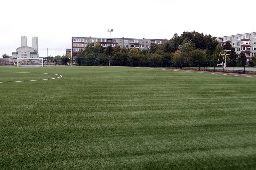 Du atnaujinti sporto aikštynai