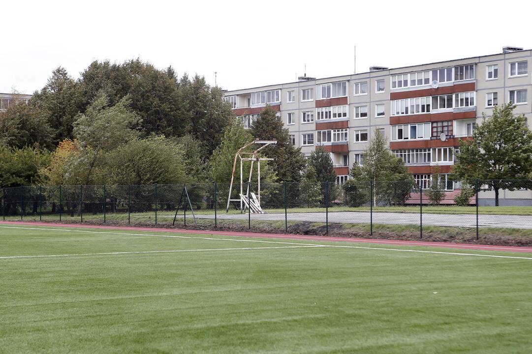 Du atnaujinti sporto aikštynai