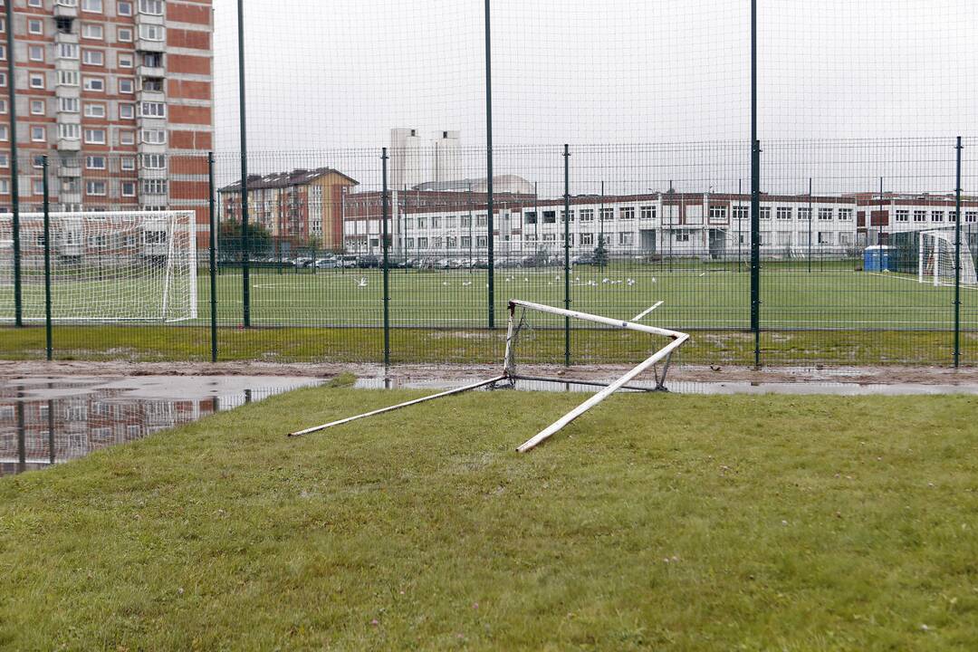Du atnaujinti sporto aikštynai