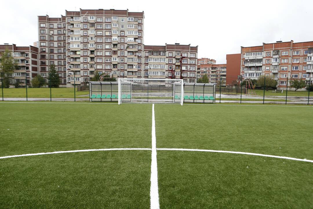 Du atnaujinti sporto aikštynai