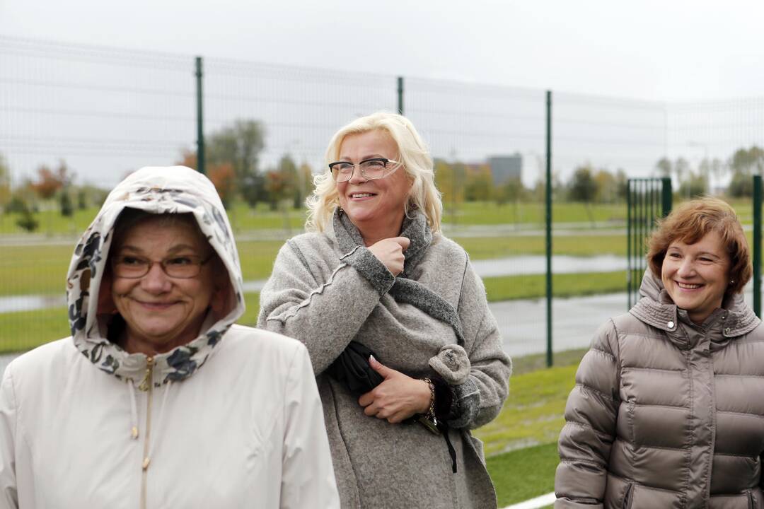 Du atnaujinti sporto aikštynai