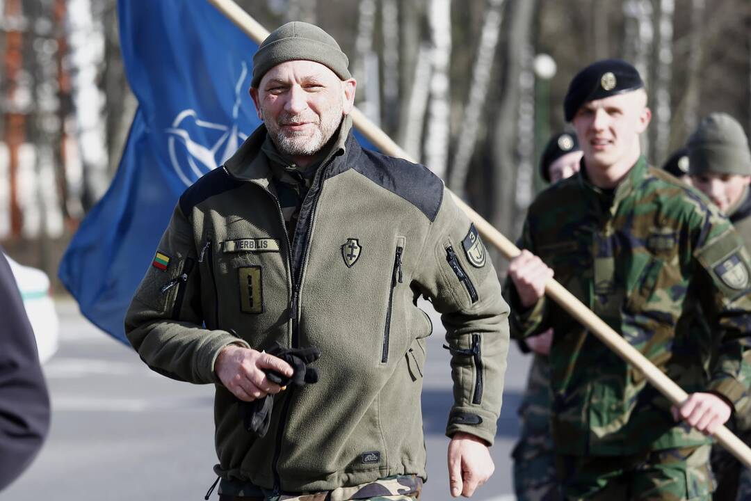 Karių bėgimas NATO dienai