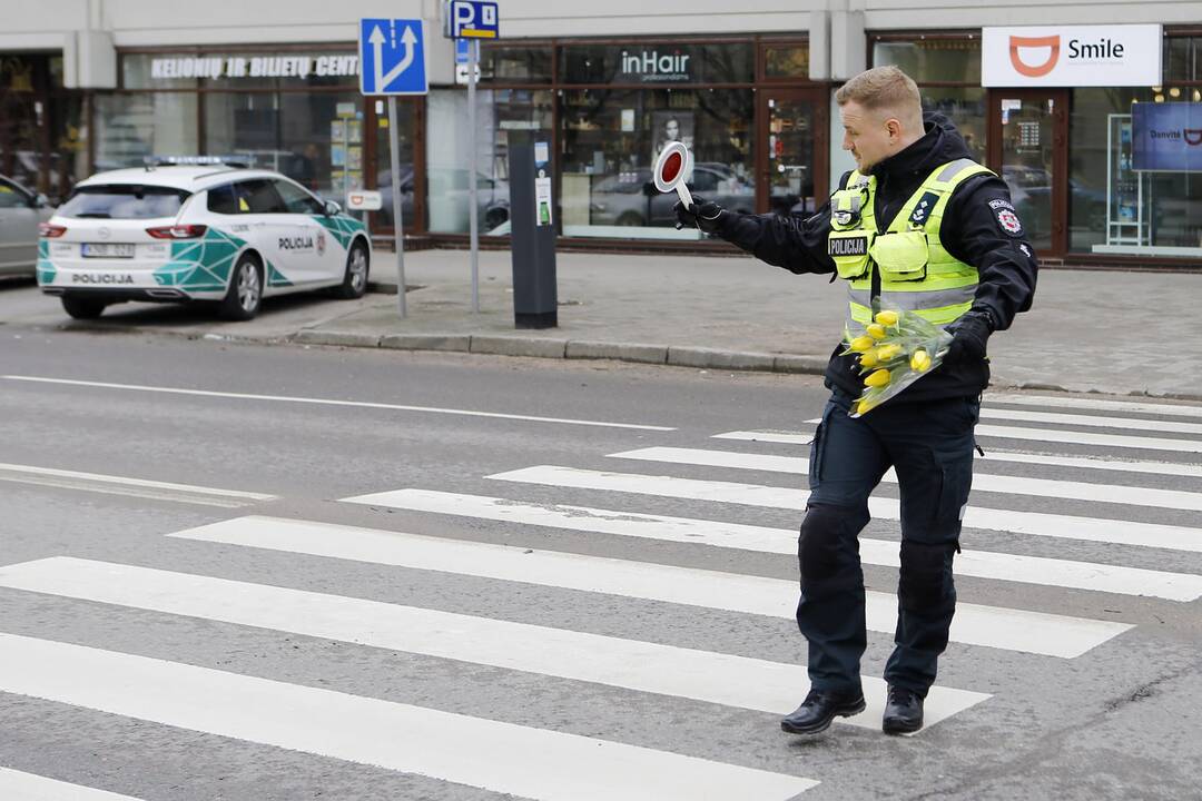 Uostamiesčio moterims – tulpių žiedai