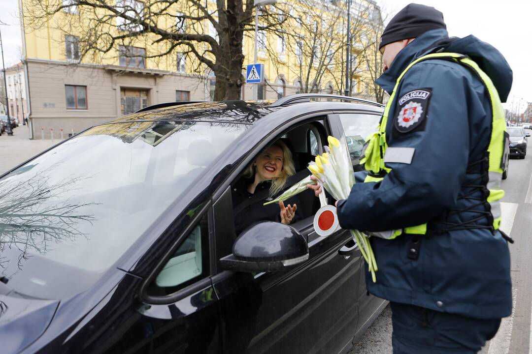 Uostamiesčio moterims – tulpių žiedai