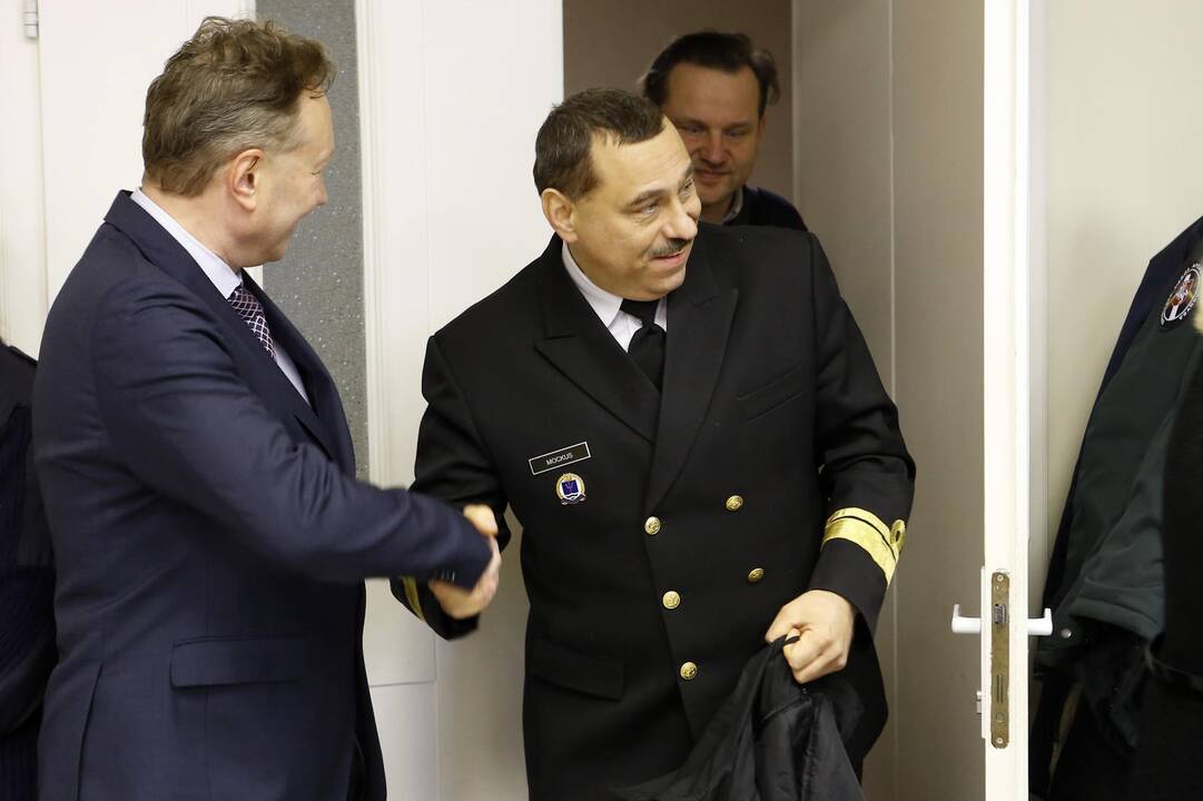 Skautai dovanoja Betliejaus ugnį