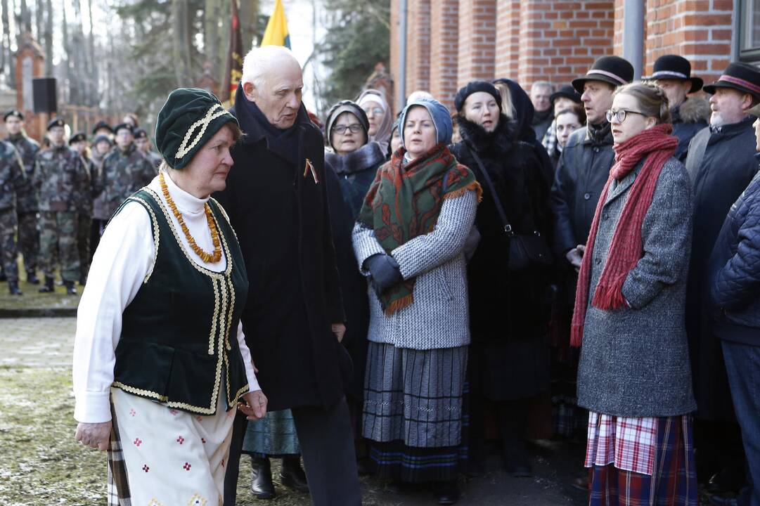 Atidengta atminimo lenta A.Ramanauskui-Vanagui