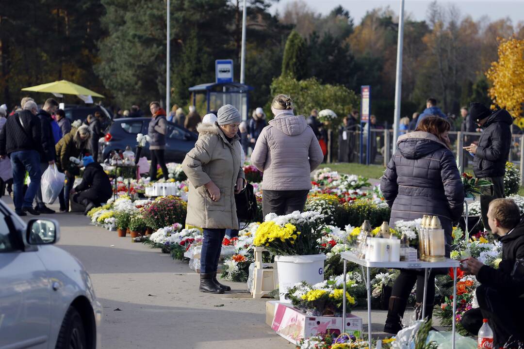 Lėbartų kapinės Lapkričio 1-ąją