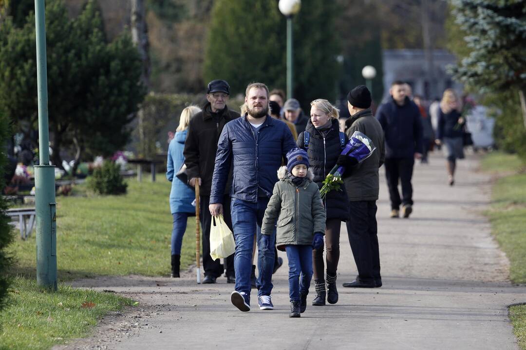 Lėbartų kapinės Lapkričio 1-ąją