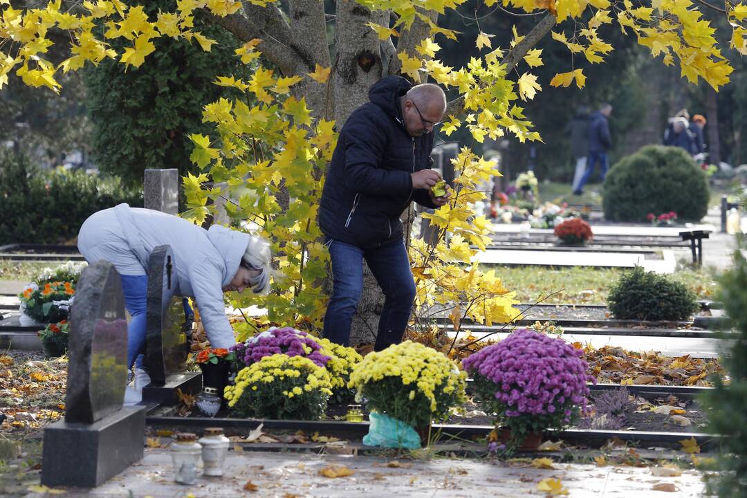 Lėbartų kapinės Lapkričio 1-ąją