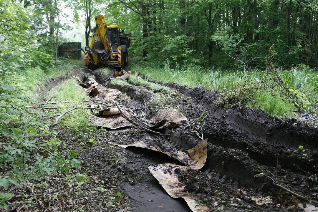 Griaunamas benamių kaimelis