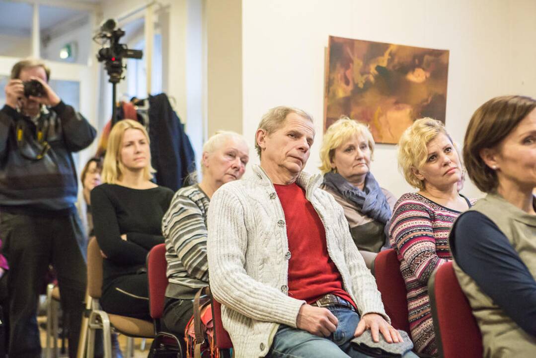 Dainuojamosios poezijos vakaras "Žemė užgiedos"