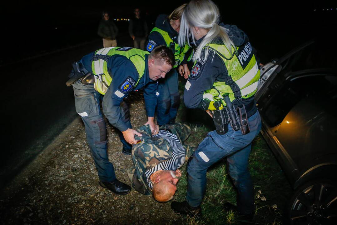 Girto vairuotojo nuotykiai pakeliui iš žvejybos