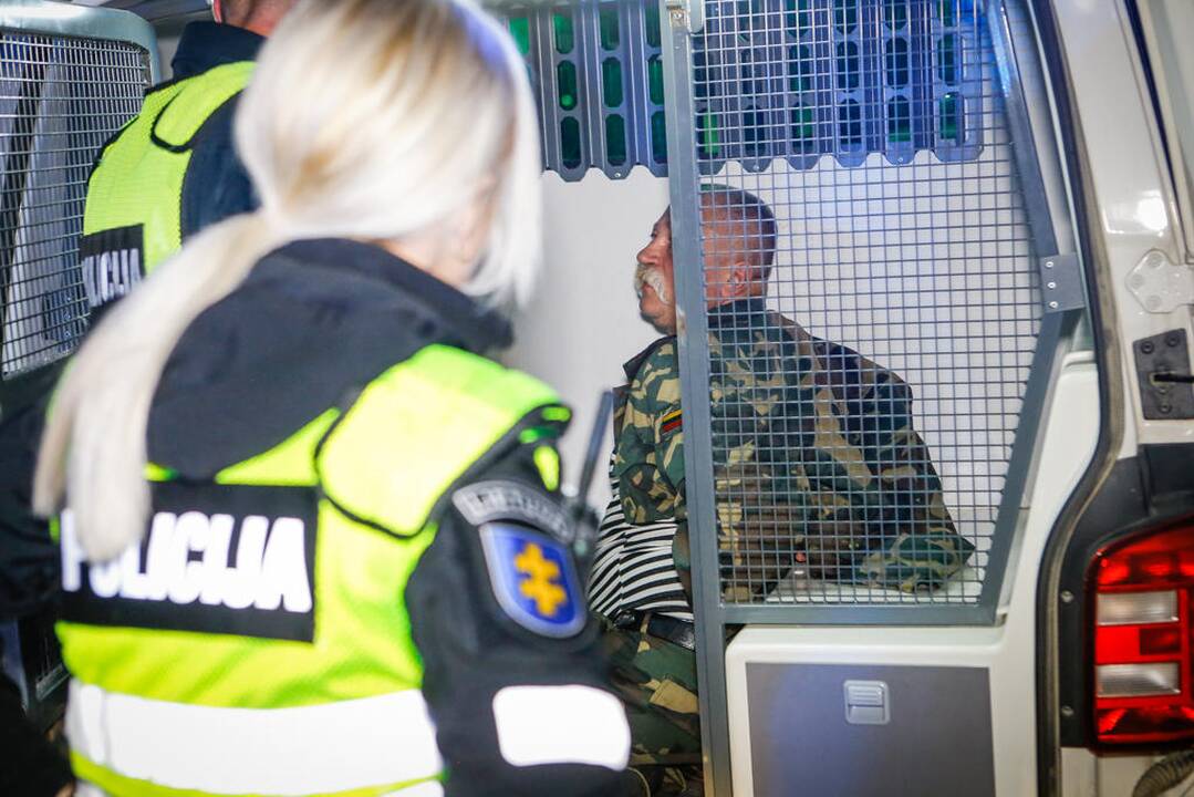 Girto vairuotojo nuotykiai pakeliui iš žvejybos