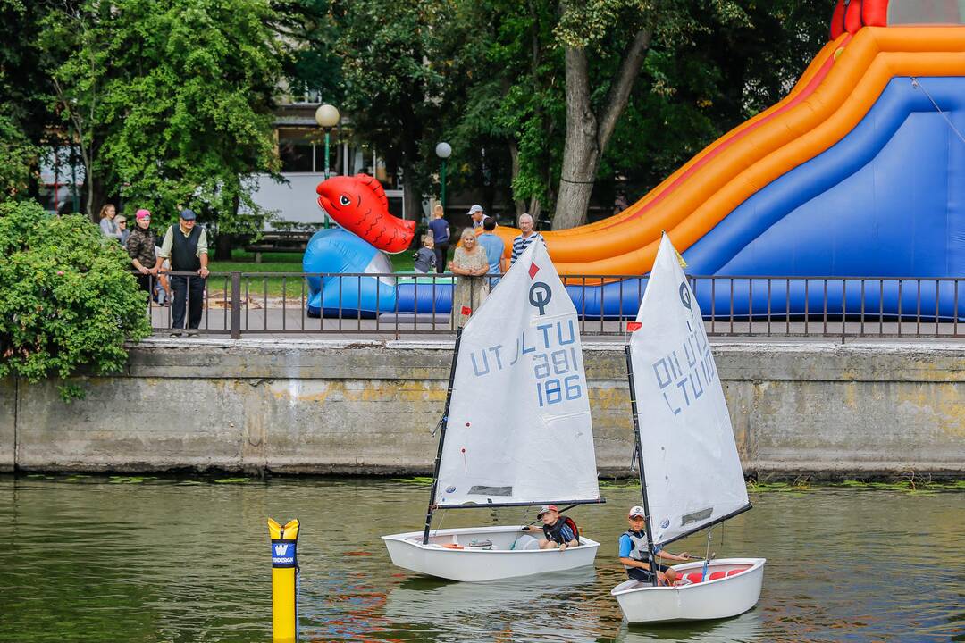 Jaunųjų buriuotojų regata "Meridiano" taurei laimėti