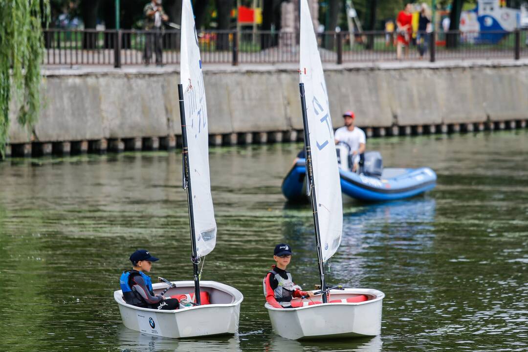 Jaunųjų buriuotojų regata "Meridiano" taurei laimėti