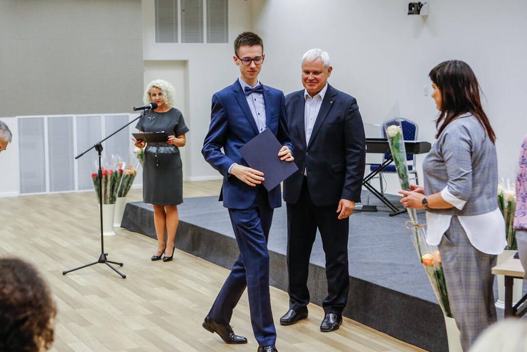 Pasveikino Klaipėdos šimtukininkus