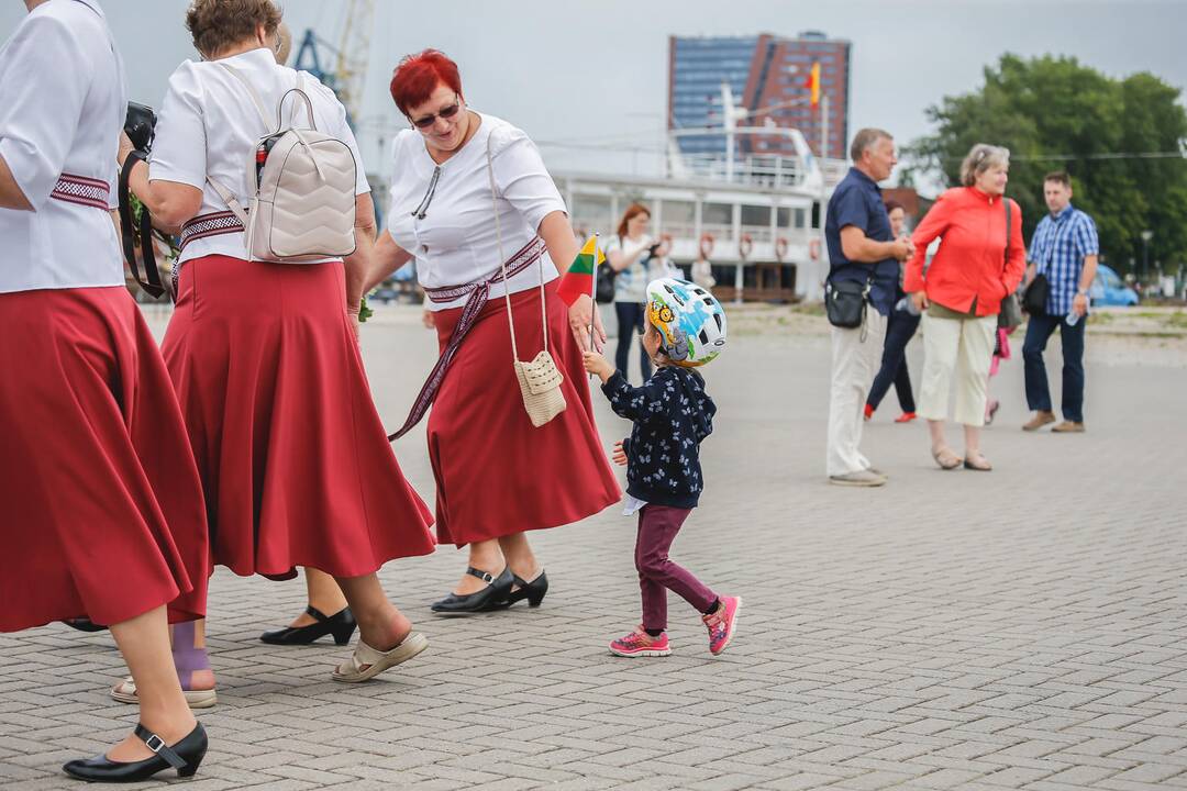 Klaipėda iškilmingai švenčia Valstybės dieną