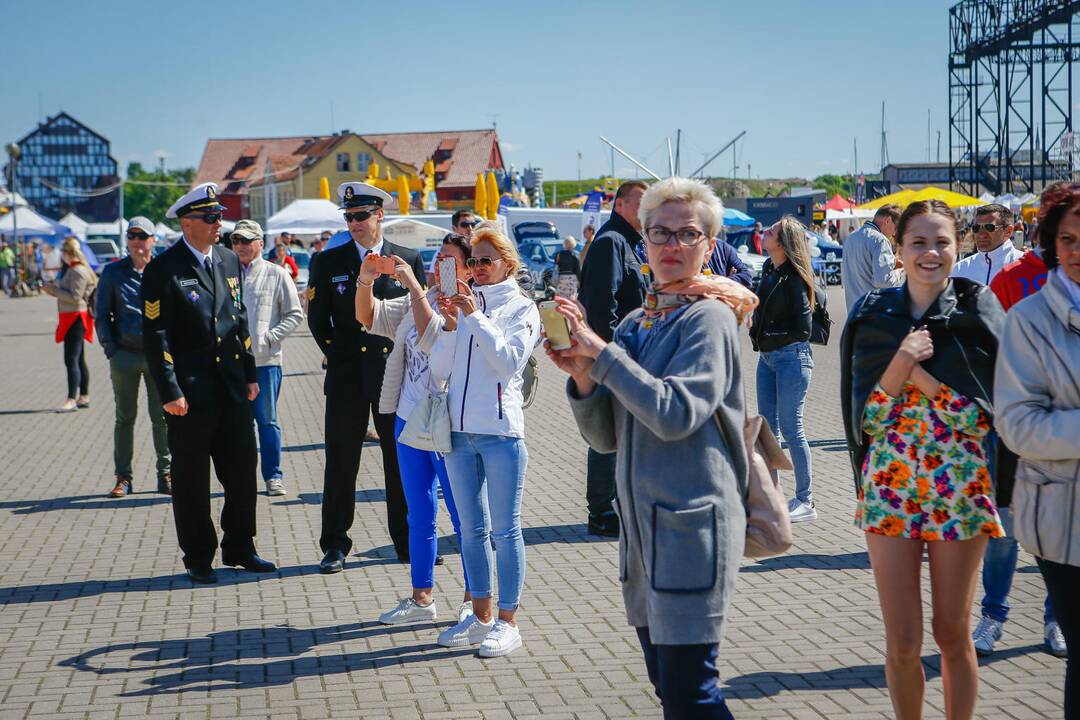 Karinių pajėgų kario ir karininko priesaikos cerenomija