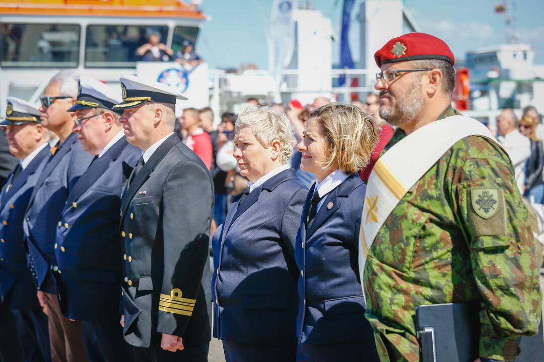 Karinių pajėgų kario ir karininko priesaikos cerenomija