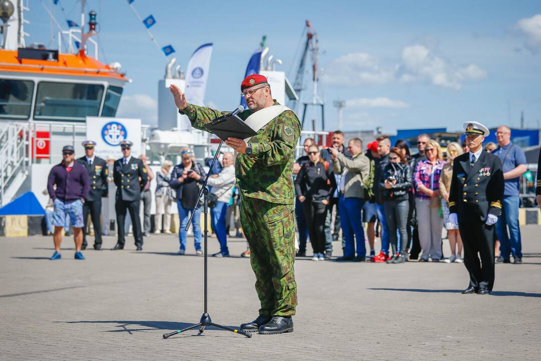 Karinių pajėgų kario ir karininko priesaikos cerenomija