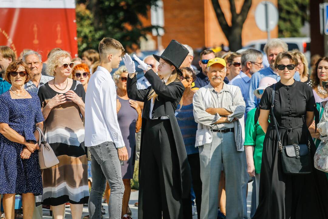 Atidengtas paminklas Vydūnui