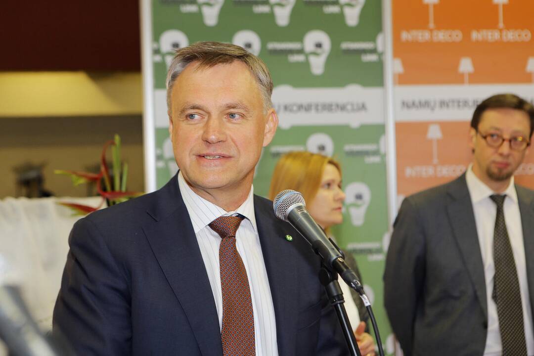 Atidarytos trys parodos vienu metu