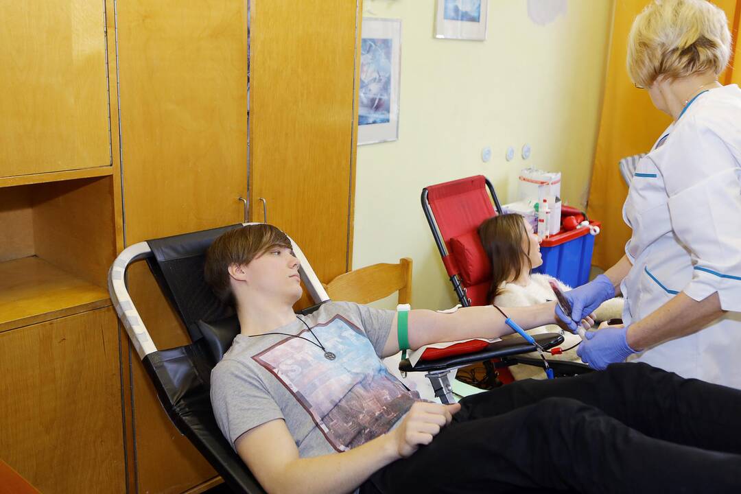 Gimnazistai neatlygintinai davė kraujo