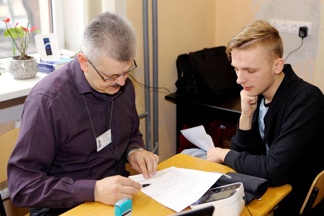 Gimnazistai neatlygintinai davė kraujo