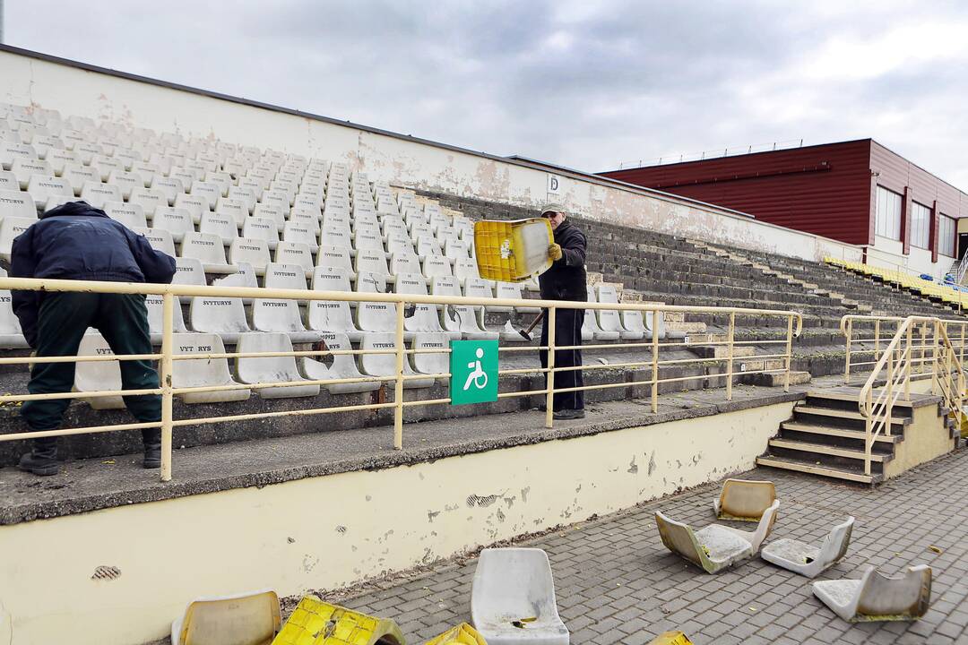 Stadione nebeliko VIP tribūnos