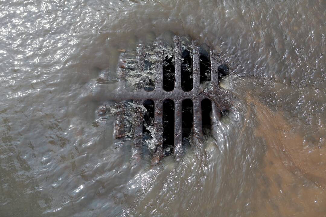 Vandentiekio avarija Pilies gatvėje
