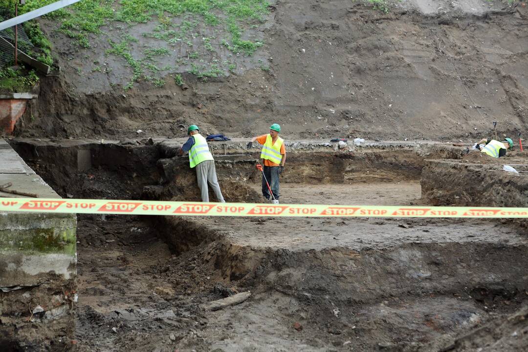 Archeologiniai kasinėjimai piliavietėje