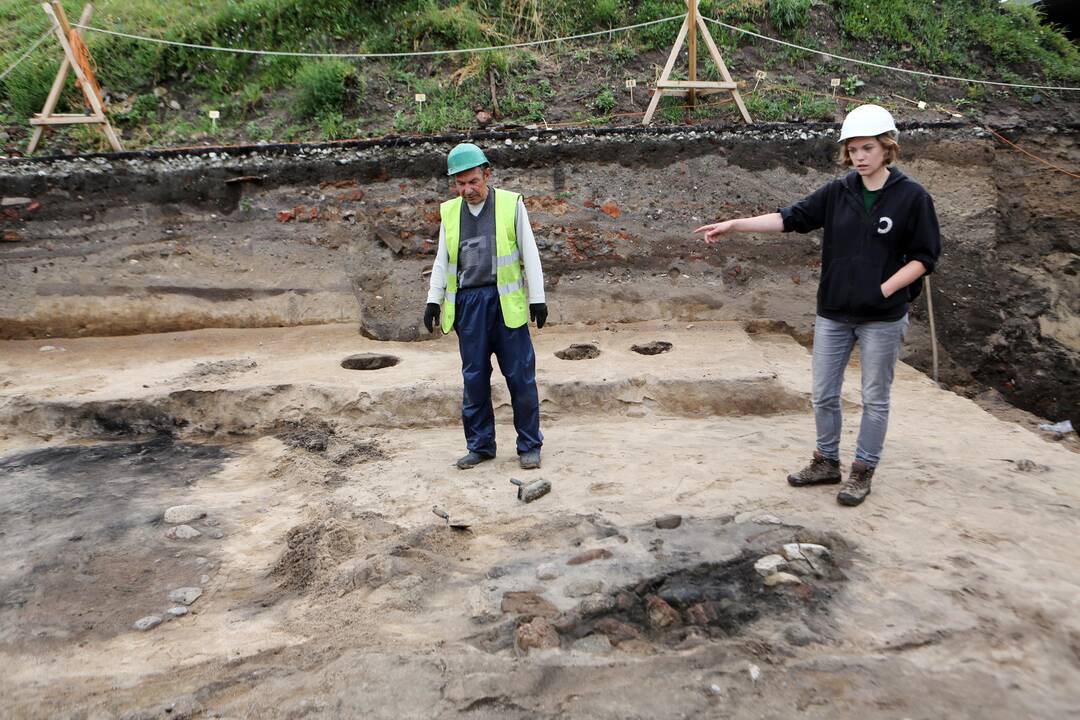 Archeologiniai kasinėjimai piliavietėje