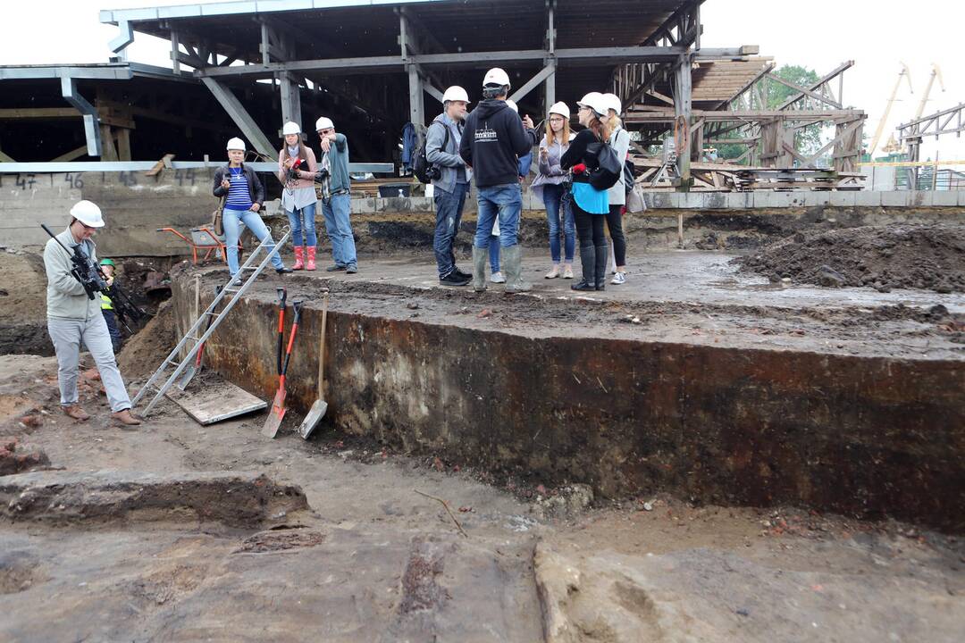 Archeologiniai kasinėjimai piliavietėje