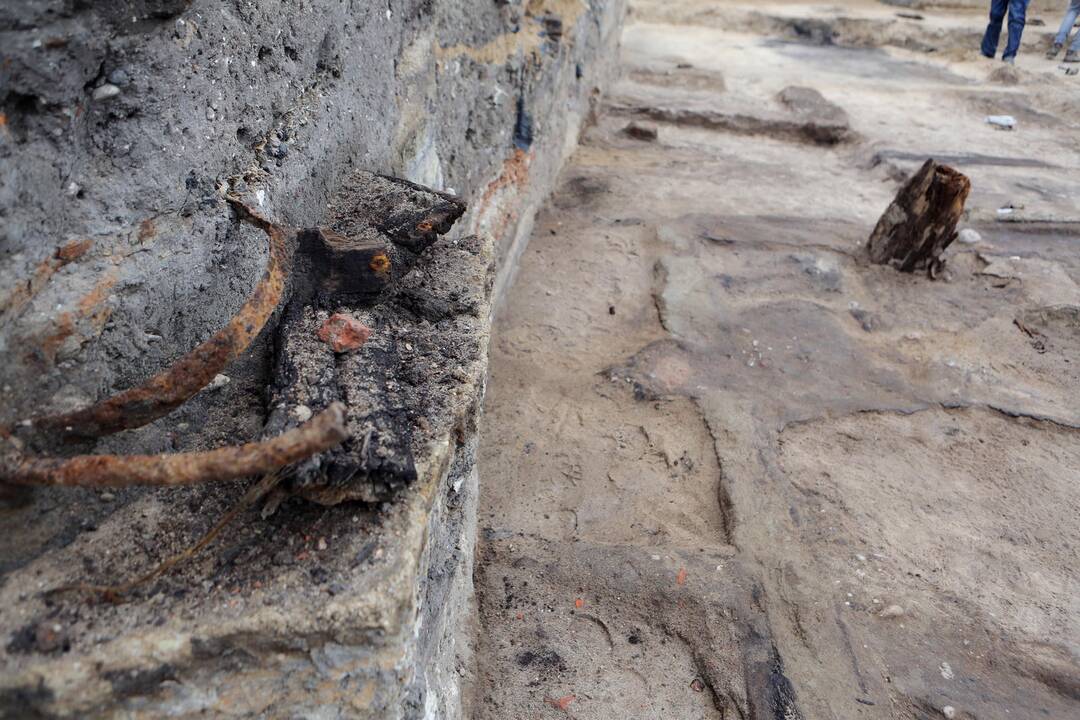 Archeologiniai kasinėjimai piliavietėje