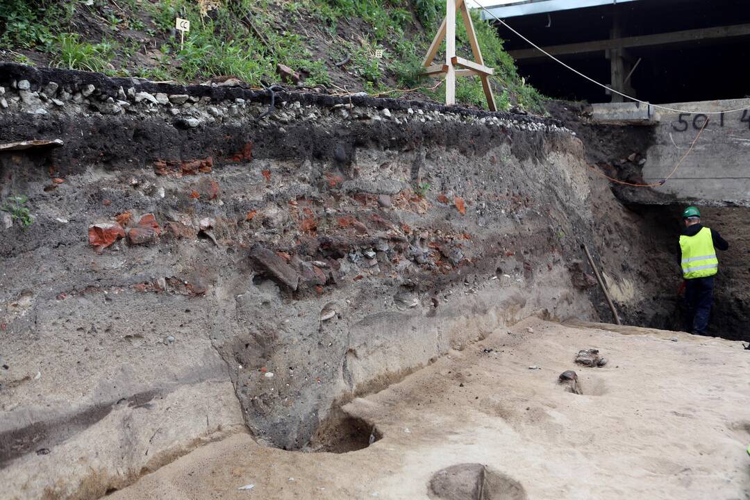Archeologiniai kasinėjimai piliavietėje