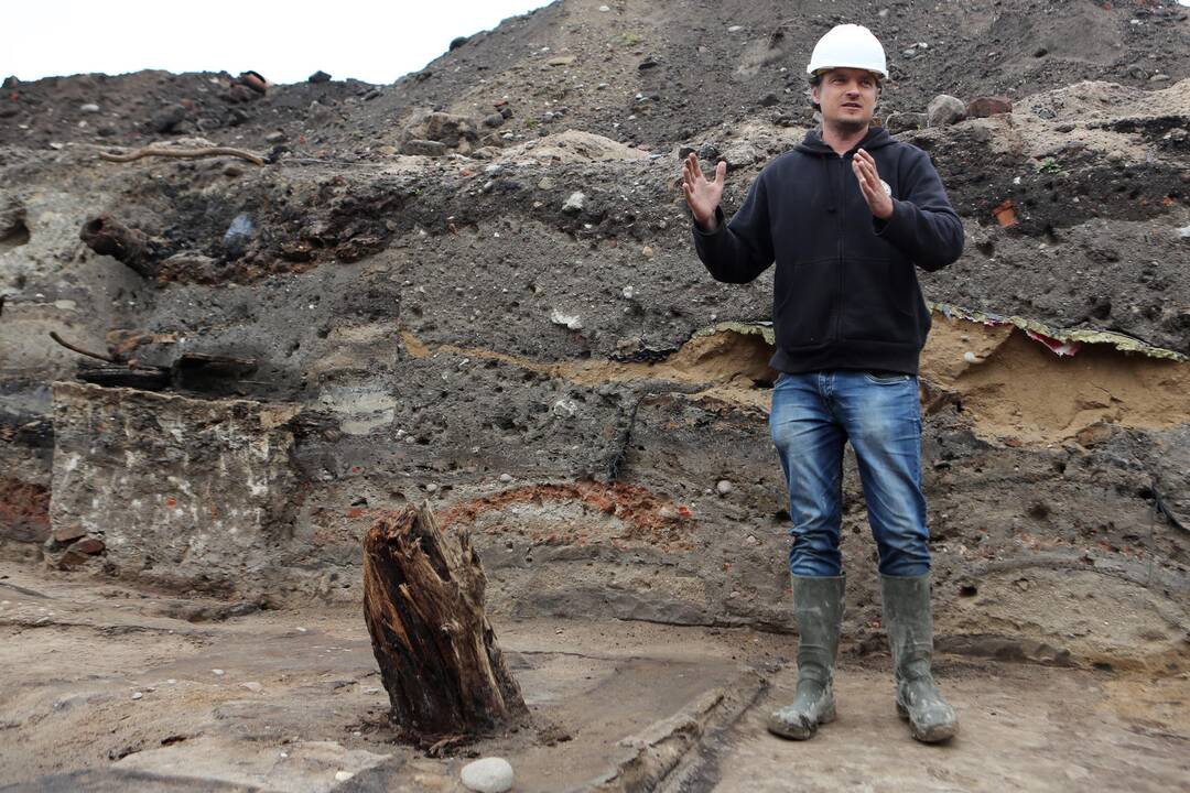 Archeologiniai kasinėjimai piliavietėje