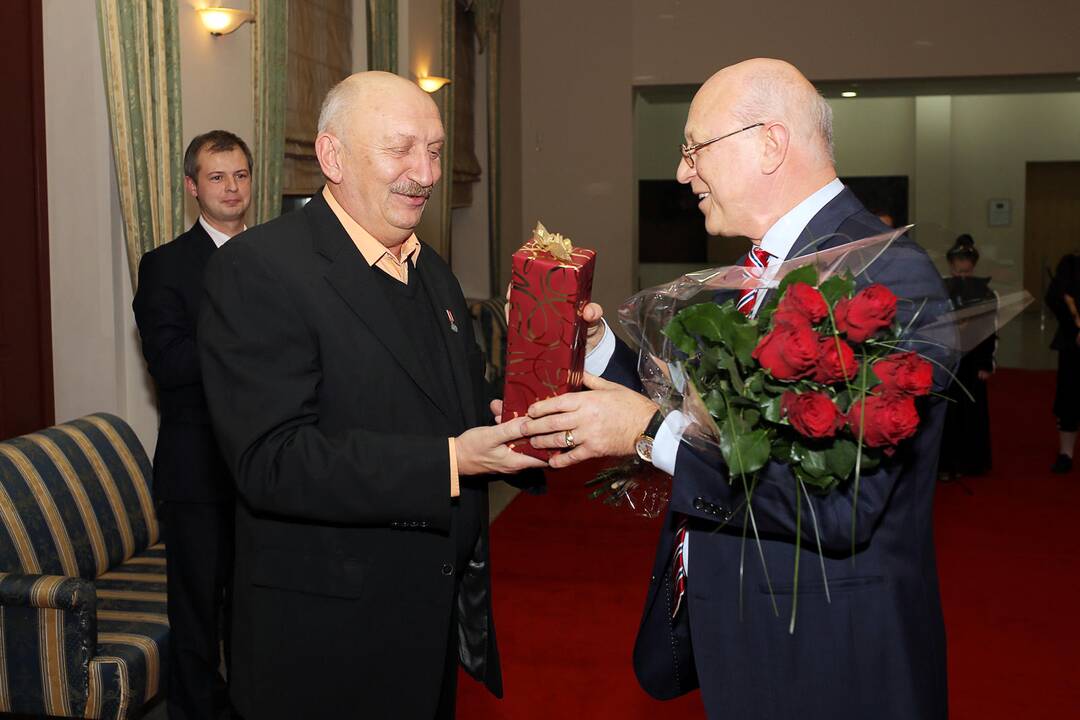 S. Jokužys tolerancijos mokėsi ir iš žmonos