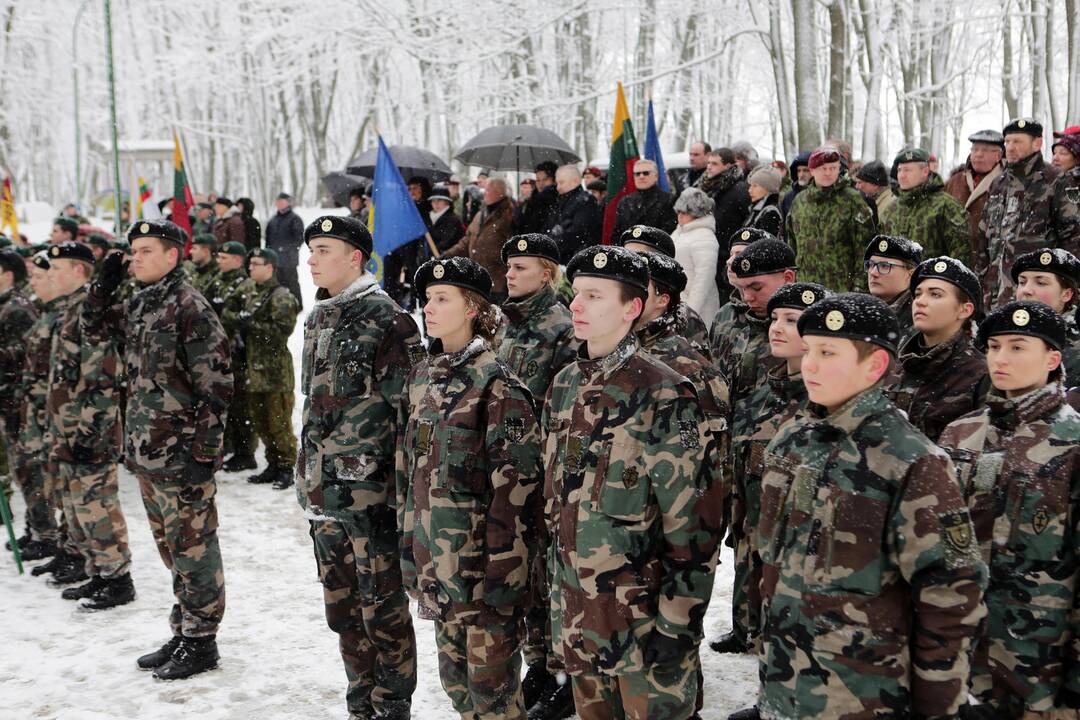 Žuvusiųjų pagerbimo ceremoniją prie paminklo 1923 m. sukilimo dalyviams