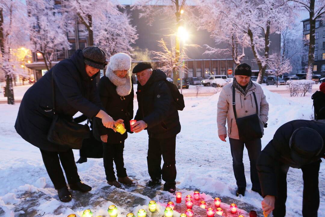 Žvakelių uždegimo akcija „Vienybės laiptai“