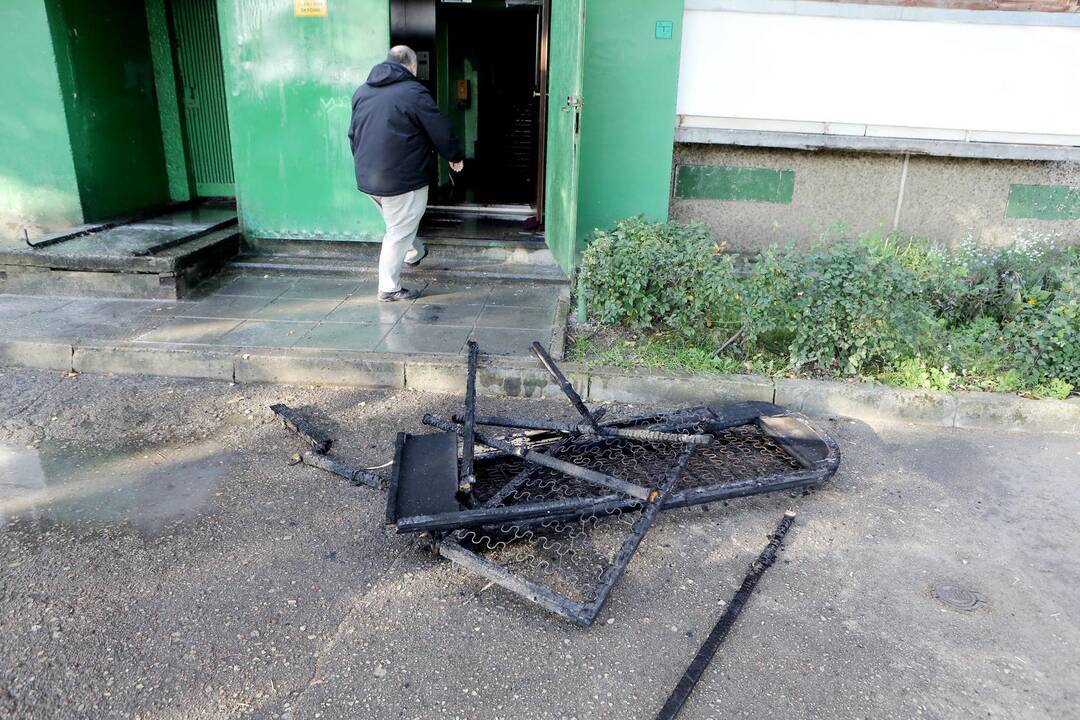 Gaisras Gedminų gatvėje